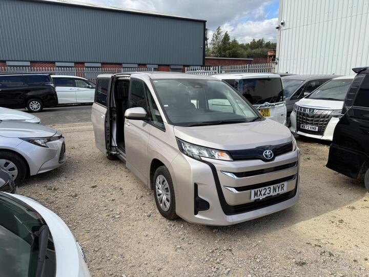 Toyota Voxy 8 SEAT UBER XL FINANCE AVAILABLE