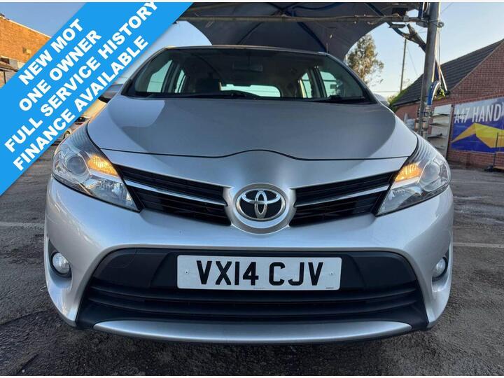 Toyota VERSO 1.6 D-4D Active Euro 5 (s/s) 5dr Toyota VERSO 1.6 D-4D Active Euro 5 (s/s) 5dr