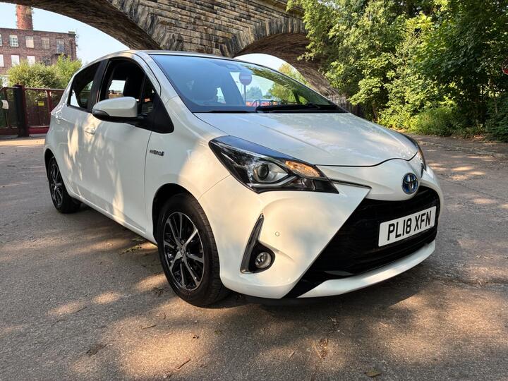 Toyota Yaris 1.5 VVT-h Icon Tech E-CVT Euro 6 (s/s) 5dr