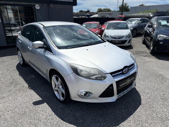 Ford FOCUS 1.6 Titanium Euro 5 5dr