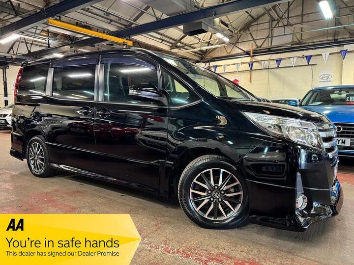 Toyota Noah 2.0 Petrol Automatic 8 Seats 5dr