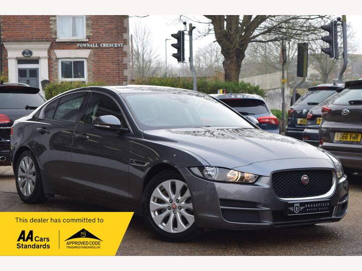 Jaguar XE 2.0d SE Auto Euro 6 (s/s) 4dr