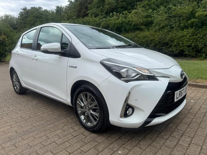 Toyota Yaris 1.5 VVT-h Icon Tech E-CVT Euro 6 (s/s) 5dr