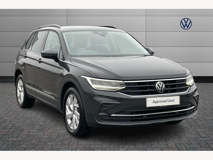 Volkswagen Tiguan 1.5 TSI Life DSG Euro 6 (s/s) 5dr Volkswagen Tiguan 1.5 TSI Life DSG Euro 6 (s/s) 5dr