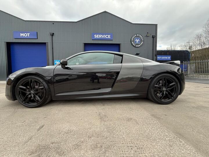 Audi R8 4.2 FSI V8 S Tronic Quattro Euro 5 2dr