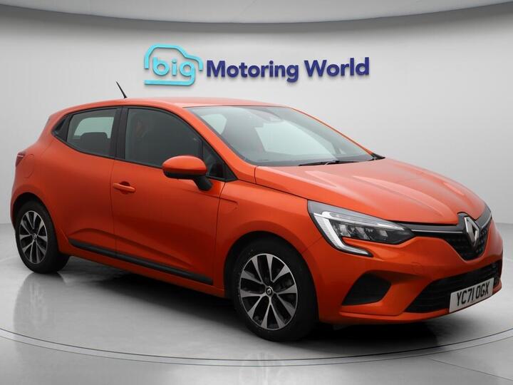 Renault Clio 1.0 TCe Iconic Euro 6 (s/s) 5dr Renault Clio 1.0 TCe Iconic Euro 6 (s/s) 5dr