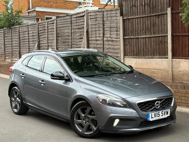 Volvo V40 Cross Country 2.0 D2 Lux Auto Euro 6 (s/s) 5dr Volvo V40 Cross Country 2.0 D2 Lux Auto Euro 6 (s/s) 5dr