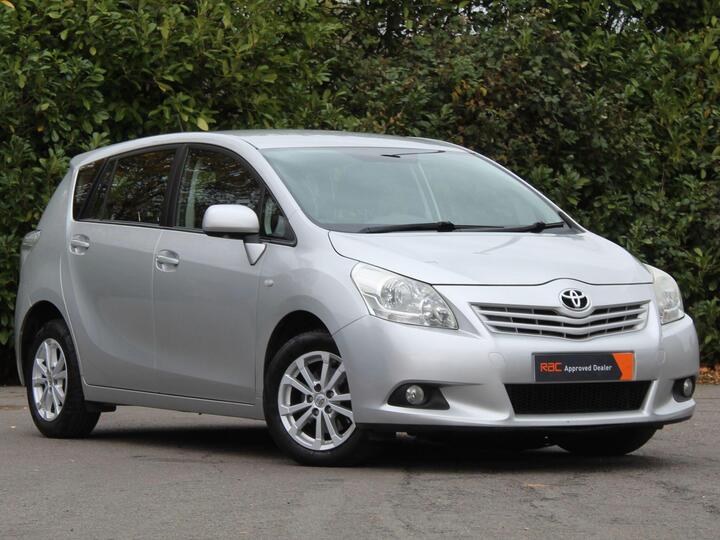 Toyota Verso 2.0 D-4D TR Euro 5 5dr Toyota Verso 2.0 D-4D TR Euro 5 5dr