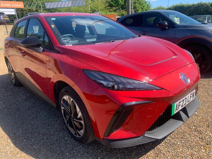 MG MG4 64kWh SE Long Range Auto 5dr