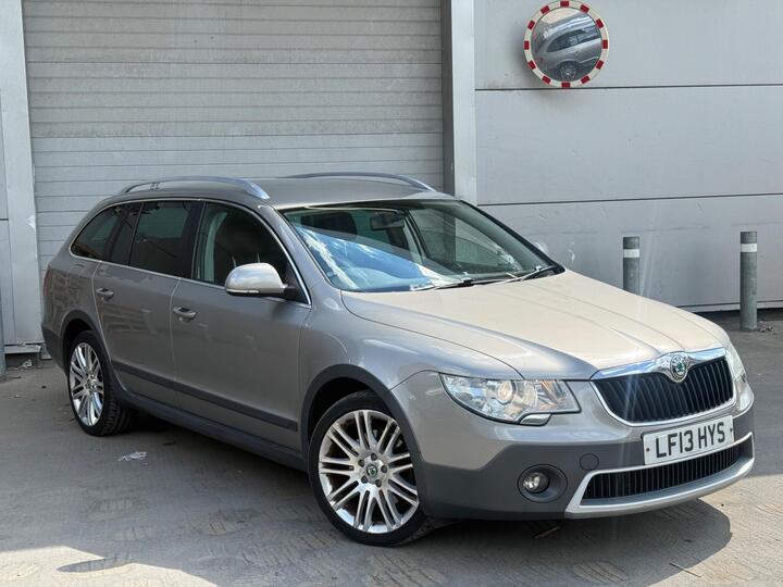 Skoda Superb 2.0 TDI Outdoor Outdoor 4WD Euro 5 5dr Skoda Superb 2.0 TDI Outdoor Outdoor 4WD Euro 5 5dr