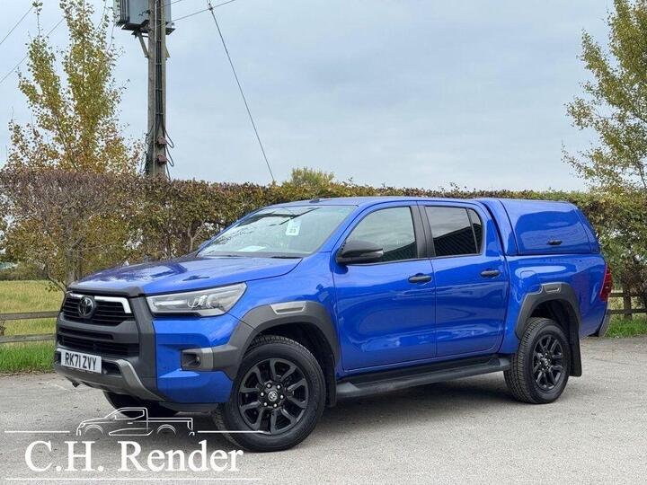 Toyota HI-LUX 2.8 D-4D Invincible X 4WD Euro 6 (s/s) 4dr Toyota HI-LUX 2.8 D-4D Invincible X 4WD Euro 6 (s/s) 4dr