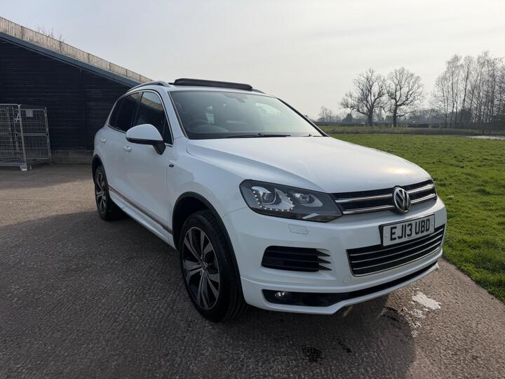 Volkswagen Touareg 3.0 TDI V6 BlueMotion Tech R-Line Tiptronic 4WD Euro 5 (s/s) 5dr Volkswagen Touareg 3.0 TDI V6 BlueMotion Tech R-Line Tiptronic 4WD Euro 5 (s/s) 5dr