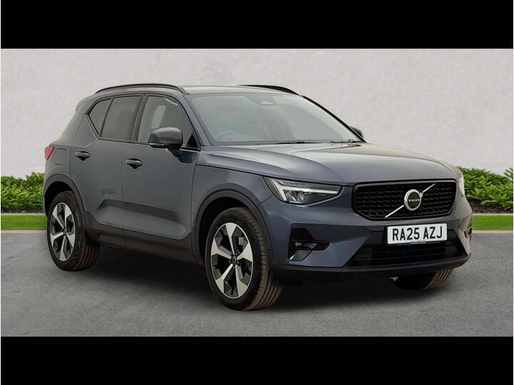 Volvo XC40 2.0 B4 MHEV Plus Dark DCT Auto Euro 6 (s/s) 5dr