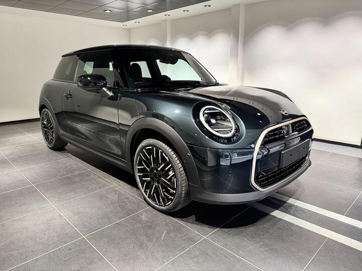 MINI Cooper 1.5C Exclusive Steptronic Euro 6 (s/s) 3dr
