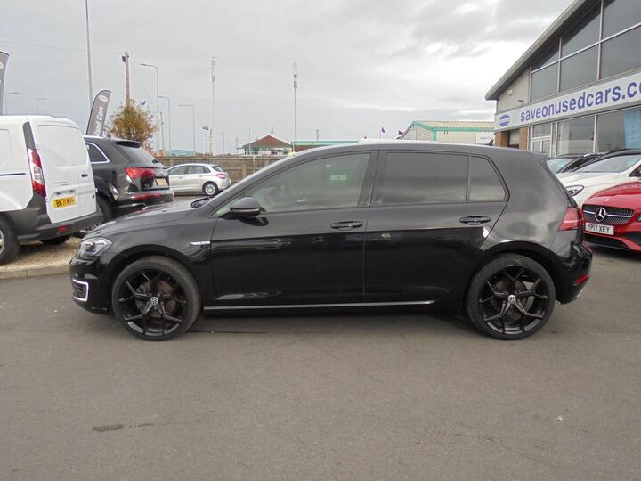 Volkswagen E-Golf 35.8kWh E-Golf Auto 5dr Volkswagen E-Golf 35.8kWh E-Golf Auto 5dr