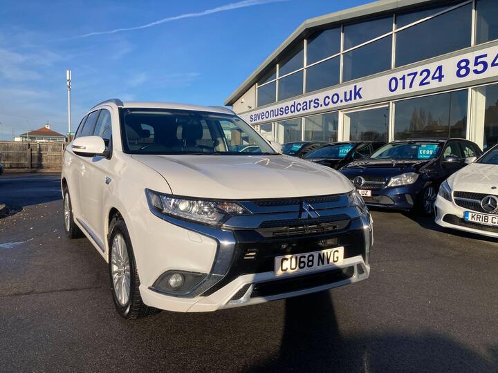 Mitsubishi Outlander 2.4h TwinMotor 13.8kWh Juro CVT 4WD Euro 6 (s/s) 5dr Mitsubishi Outlander 2.4h TwinMotor 13.8kWh Juro CVT 4WD Euro 6 (s/s) 5dr