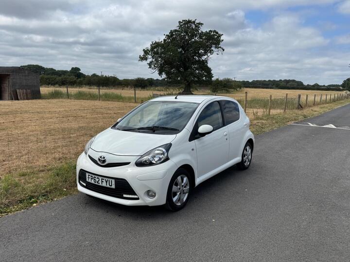 Toyota AYGO 1.0 VVT-i Fire Euro 5 5dr