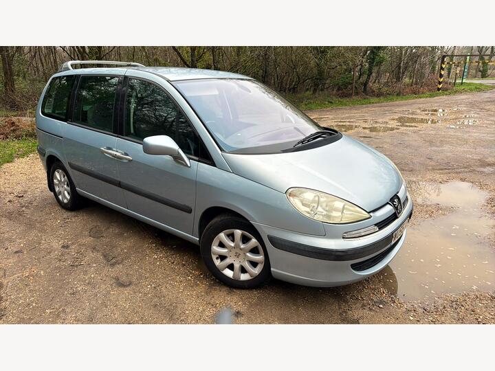 Peugeot 807 2.2 HDi Executive 5dr