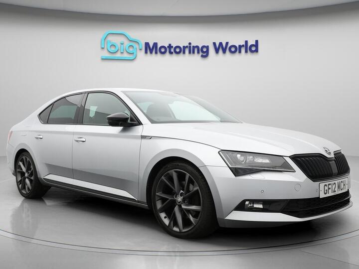 Skoda Superb 2.0 TSI SportLine DSG Euro 6 (s/s) 5dr Skoda Superb 2.0 TSI SportLine DSG Euro 6 (s/s) 5dr