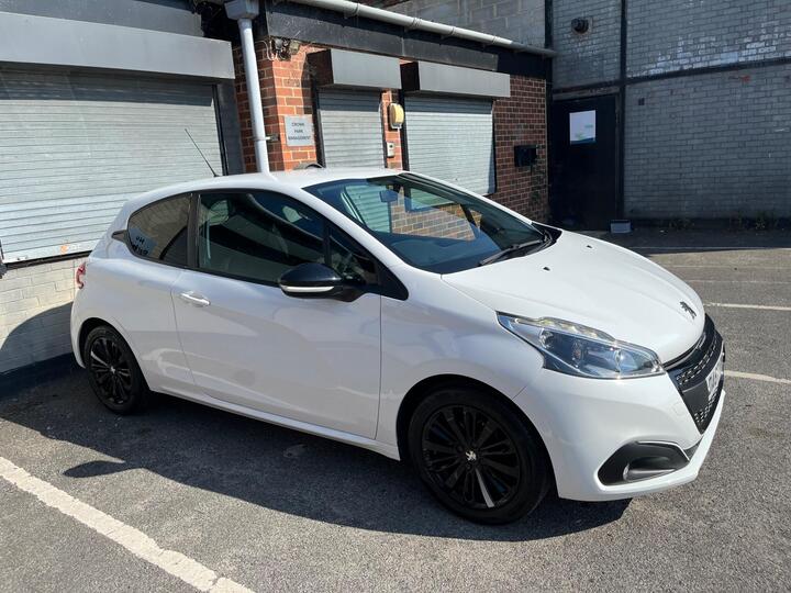 Peugeot 208 1.2 PureTech Black Edition Euro 6 3dr