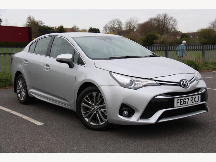 Toyota Avensis 2.0 D-4D Business Edition Euro 6 (s/s) 4dr