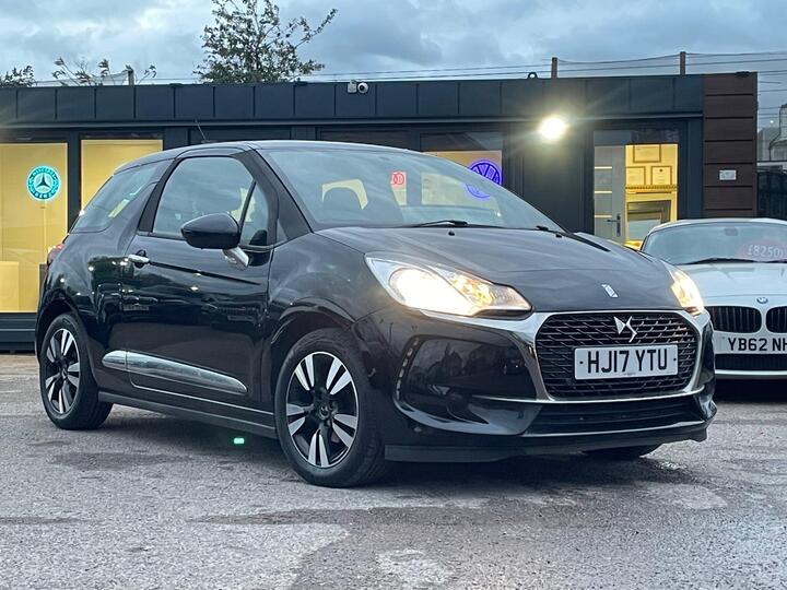 DS AUTOMOBILES DS 3 1.2 PureTech Chic Euro 6 3dr DS AUTOMOBILES DS 3 1.2 PureTech Chic Euro 6 3dr