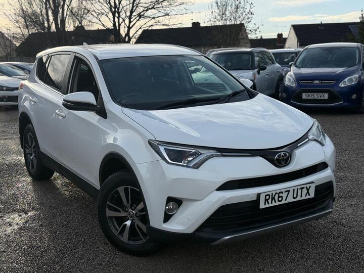 Toyota RAV4 2.0 D-4D Business Edition Euro 6 (s/s) 5dr (Safety Sense, Nav)