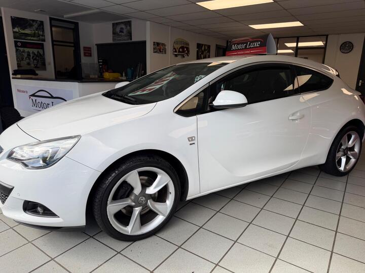 Vauxhall Astra GTC 1.4i Turbo SRi Euro 6 (s/s) 3dr Vauxhall Astra GTC 1.4i Turbo SRi Euro 6 (s/s) 3dr