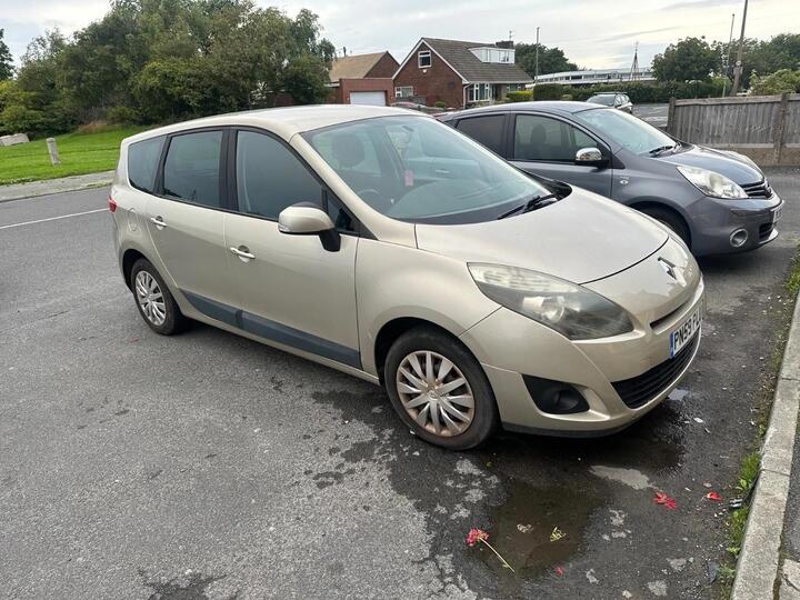 Renault Grand Scenic 1.6 VVT Expression Euro 5 5dr Renault Grand Scenic 1.6 VVT Expression Euro 5 5dr