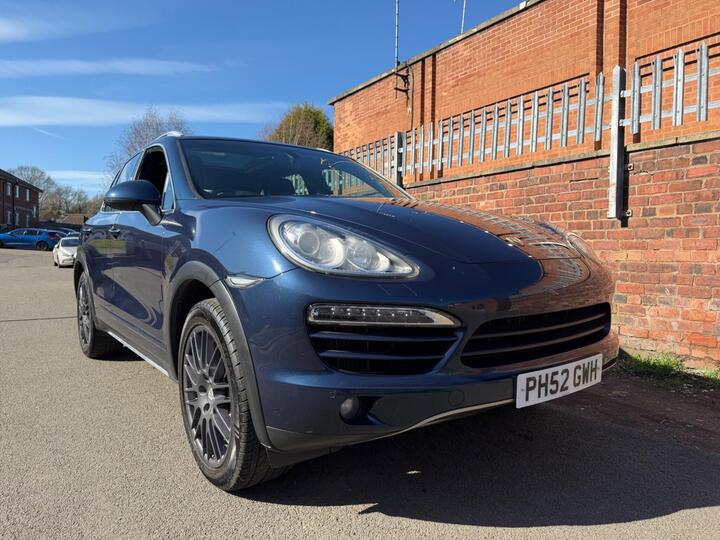 Porsche Cayenne 3.0 TD V6 Tiptronic 4WD Euro 5 (s/s) 5dr Porsche Cayenne 3.0 TD V6 Tiptronic 4WD Euro 5 (s/s) 5dr