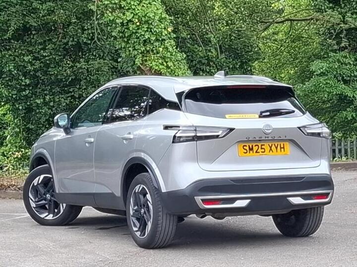 Nissan Qashqai 1.3 DIG-T MHEV N-Connecta Euro 6 (s/s) 5dr