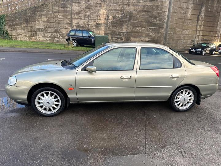 Ford Mondeo 2.5 V6 Ghia X 4dr