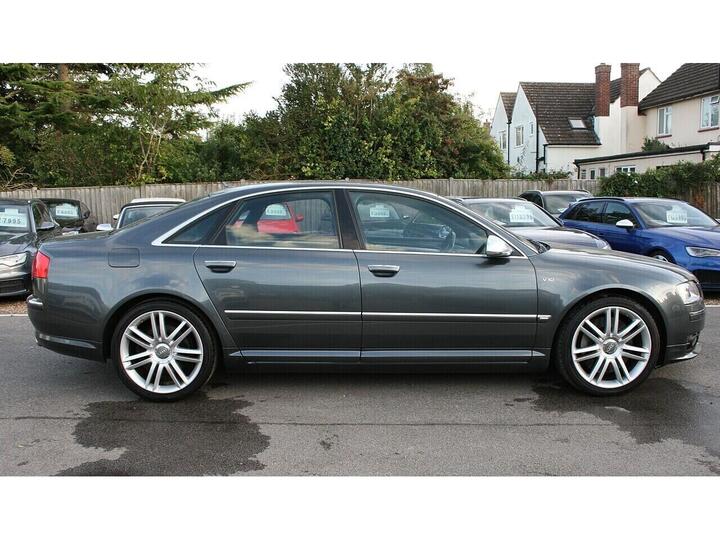 Audi S8 5.2 FSI Quattro 4dr