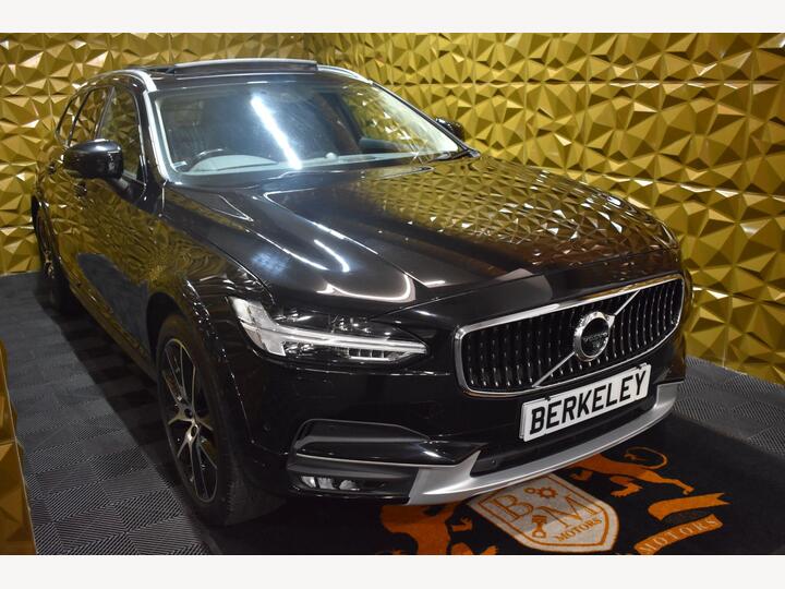 Volvo V90 Cross Country 2.0 D5 PowerPulse Pro Auto AWD Euro 6 (s/s) 5dr Volvo V90 Cross Country 2.0 D5 PowerPulse Pro Auto AWD Euro 6 (s/s) 5dr