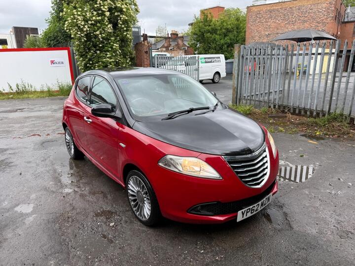 Chrysler Ypsilon 1.2 Black&Red Euro 5 (s/s) 5dr