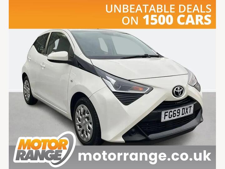 Toyota Aygo 1.0 VVT-i X-play Euro 6 5dr Toyota Aygo 1.0 VVT-i X-play Euro 6 5dr