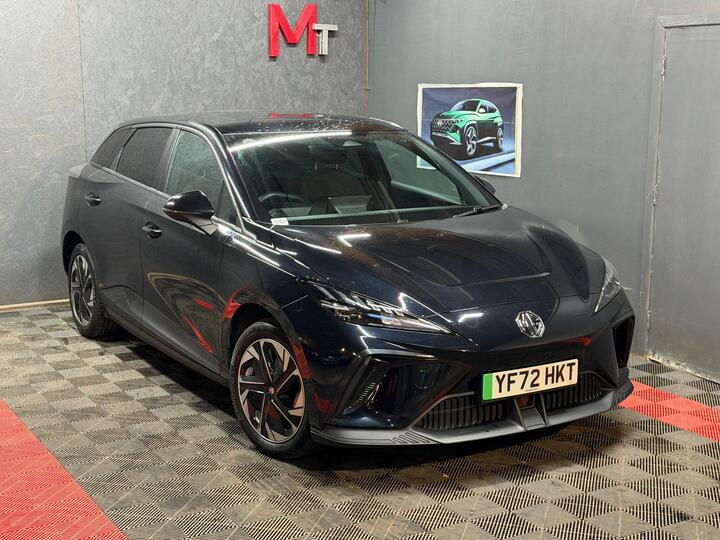MG MG4 64kWh SE Long Range Auto 5dr
