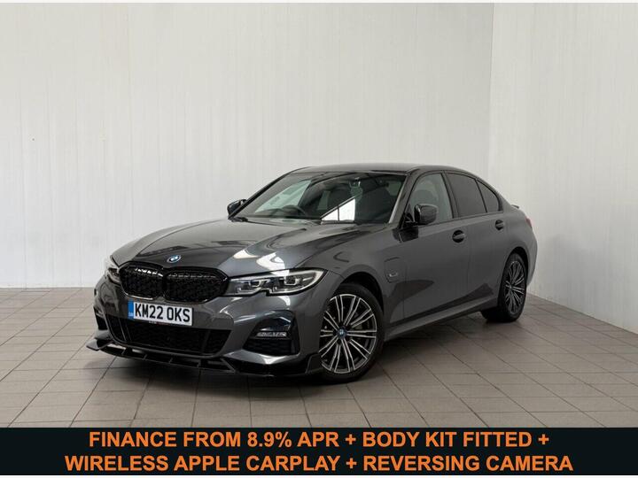 BMW 3 SERIES 2.0 330e 12kWh M Sport Auto XDrive Euro 6 (s/s) 4dr BMW 3 SERIES 2.0 330e 12kWh M Sport Auto XDrive Euro 6 (s/s) 4dr