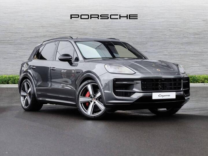 Porsche Cayenne 3.0 V6 E-Hybrid 25.9kWh S Black Edition TiptronicS 4WD Euro 6 (s/s) 5dr