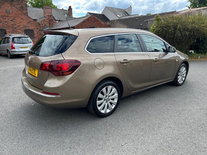 Vauxhall Astra 1.6 16V Elite Sports Tourer Euro 5 5dr Vauxhall Astra 1.6 16V Elite Sports Tourer Euro 5 5dr