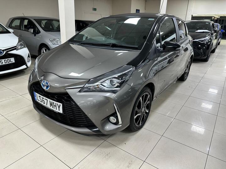 Toyota Yaris 1.5 VVT-h Blue Bi-Tone E-CVT Euro 6 (s/s) 5dr