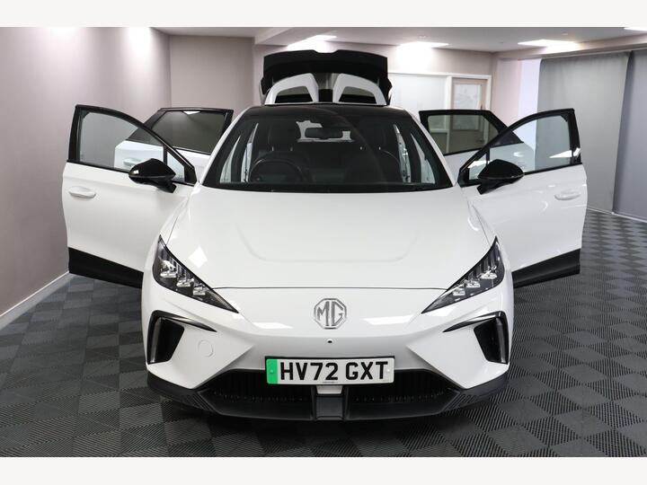 MG MG4 64kWh Trophy Long Range Auto 5dr