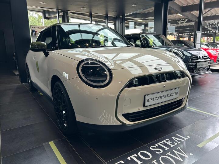 MINI Electric Cooper SE 54.2kWh Paul Smith Edition Auto 3dr