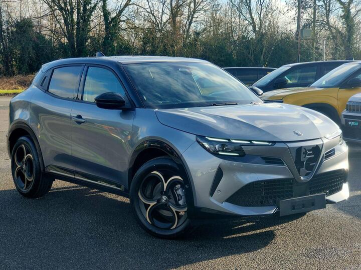 Alfa Romeo Junior 1.2 MHEV Ibrida Intensa E-DCT Euro 6 (s/s) 5dr