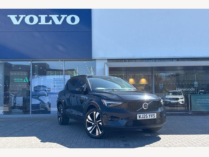 Volvo XC40 2.0 B3 MHEV Ultra Dark DCT Auto Euro 6 (s/s) 5dr