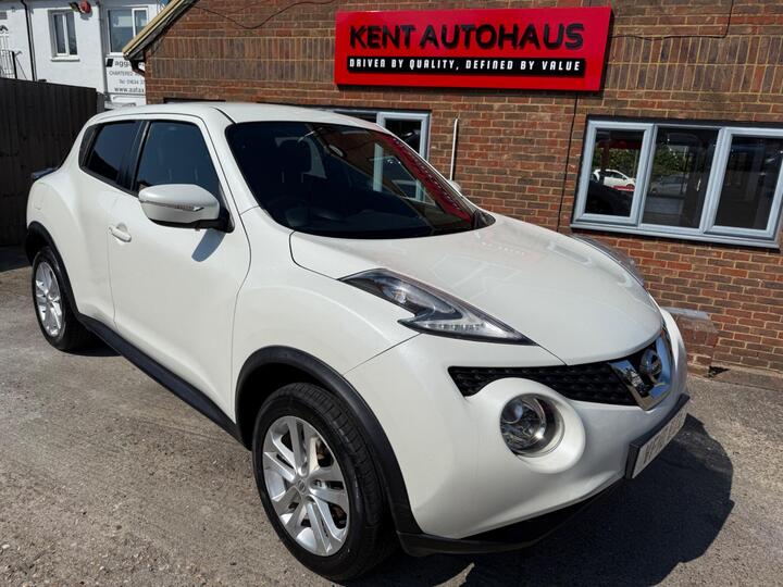 Nissan Juke 1.6 N-Connecta XTRON Euro 6 5dr Nissan Juke 1.6 N-Connecta XTRON Euro 6 5dr