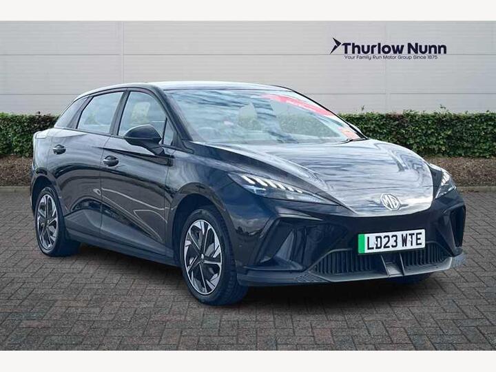 MG MG4 64kWh SE Long Range Auto 5dr