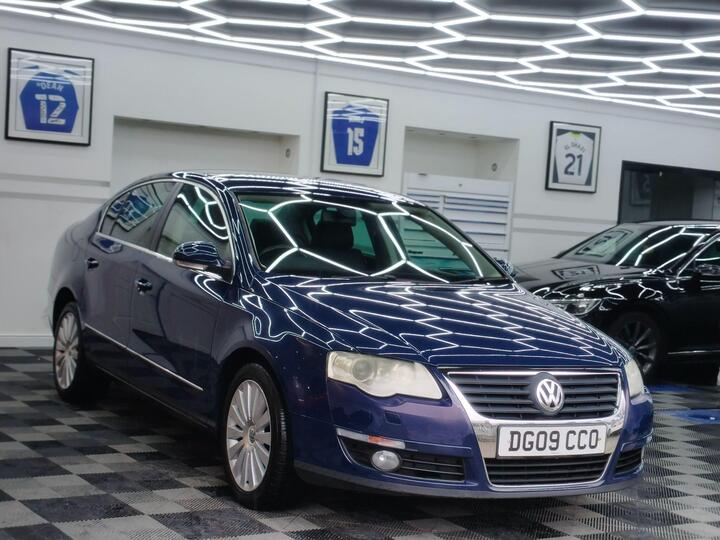 Volkswagen Passat 2.0 TDI Highline DSG Euro 5 4dr Volkswagen Passat 2.0 TDI Highline DSG Euro 5 4dr