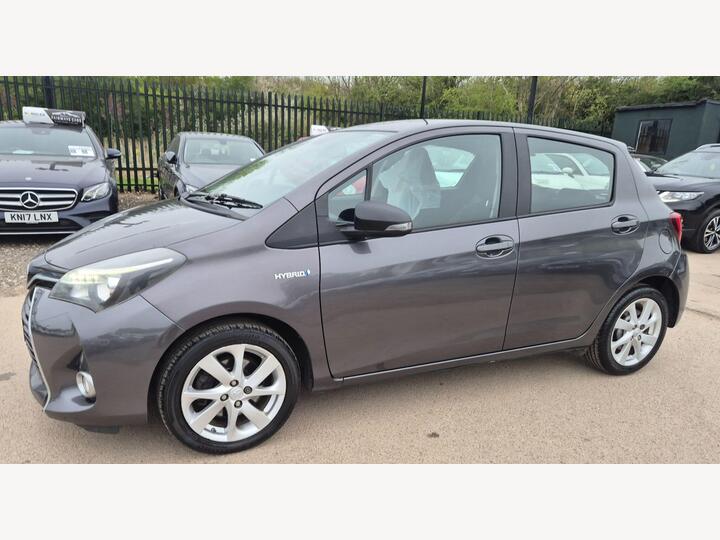 Toyota Yaris 1.5 VVT-h Excel E-CVT Euro 6 5dr (15in Alloy)