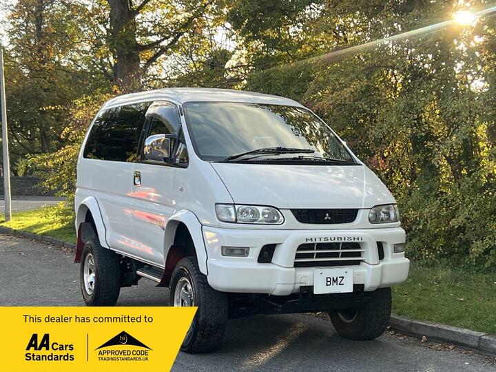 Mitsubishi Delica Space Gear 3.0 V6 Chamonix 4WD Auto Mitsubishi Delica Space Gear 3.0 V6 Chamonix 4WD Auto